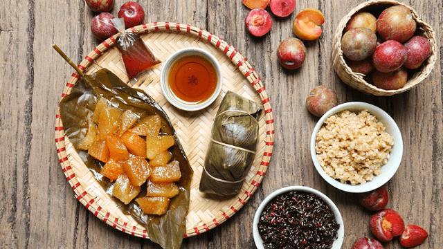 Tết Đoan Ngọ, ăn bánh ú tro thế nào để không tăng cân?-1