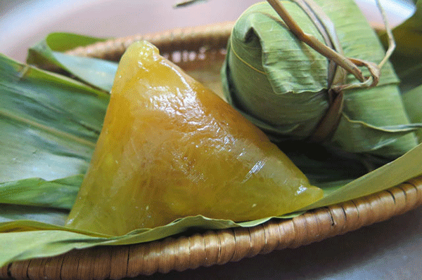 Tết Đoan Ngọ, ăn bánh ú tro thế nào để không tăng cân?-6