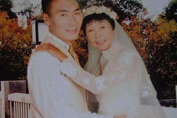 Cuộc sống sau 22 năm của cô bé 7 tuổi kiên cường ôm thân cây suốt 9 tiếng giữa trận đại hồng thủy năm 1998-8