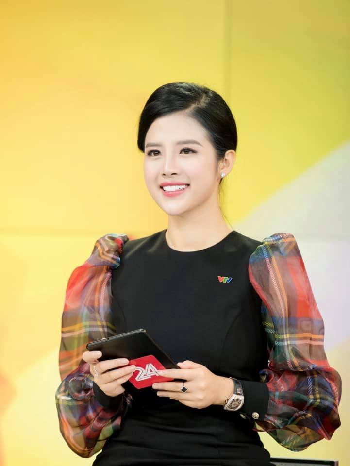 Cuộc sống sang chảnh, nhan sắc xinh đẹp của nữ MC trẻ trung nhất nhì VTV-1