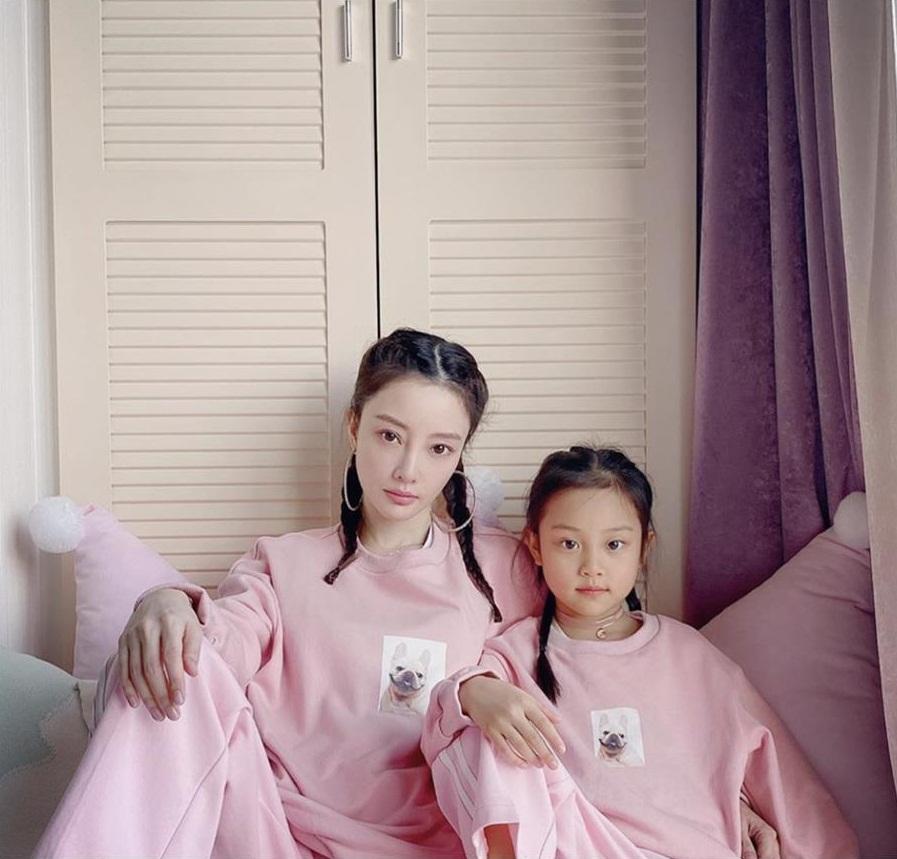 Lý Tiểu Lộ thuê 3 bảo mẫu, khoe căn hộ sang chảnh sau ly hôn-1