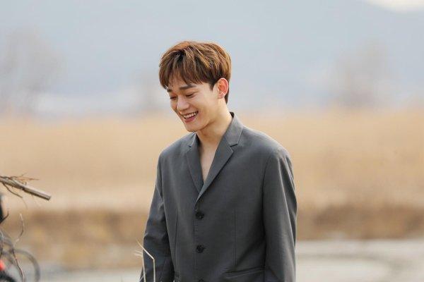 Chen (EXO) lần đầu tái xuất sau 6 tháng ở ẩn: Knet đua nhau khen ngợi nhưng liệu có thật lòng?-4