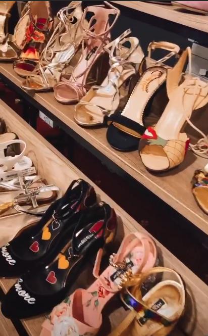 Dân tình ngạc nhiên khi lần đầu Tiên Nguyễn trực tiếp đứng bán hàng sale, tươi tắn không ngại ngùng-5