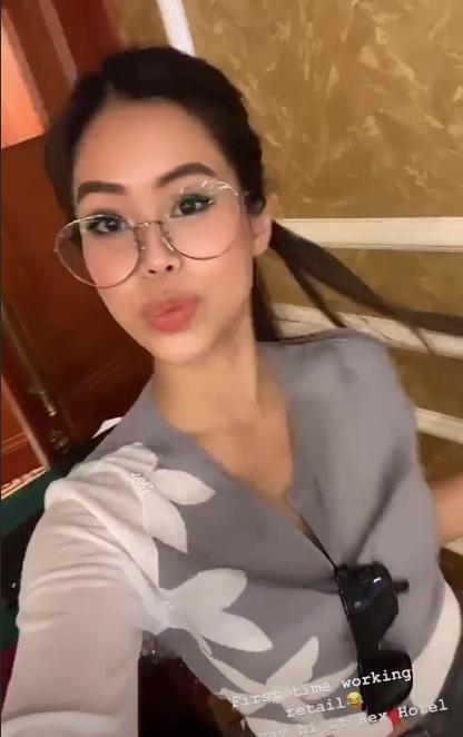 Dân tình ngạc nhiên khi lần đầu Tiên Nguyễn trực tiếp đứng bán hàng sale, tươi tắn không ngại ngùng-4