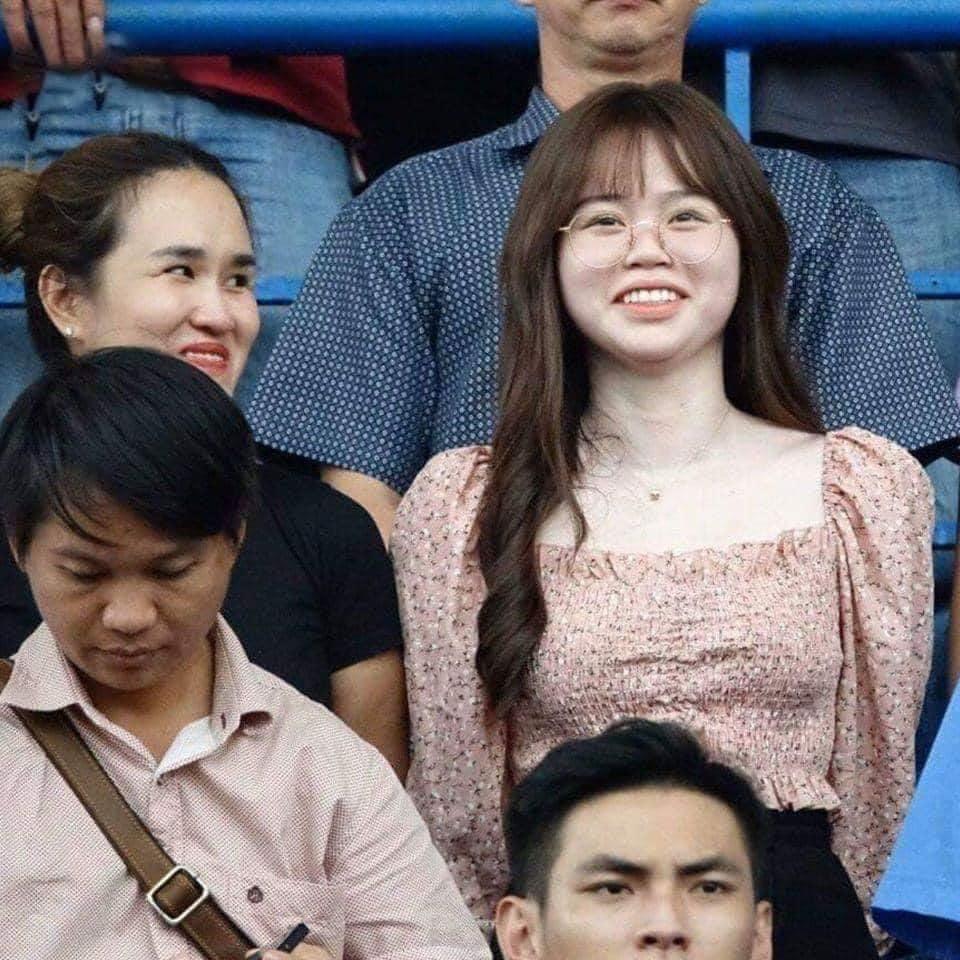 Những bức ảnh góc nào cũng chết của người yêu cầu thủ Quang Hải-3