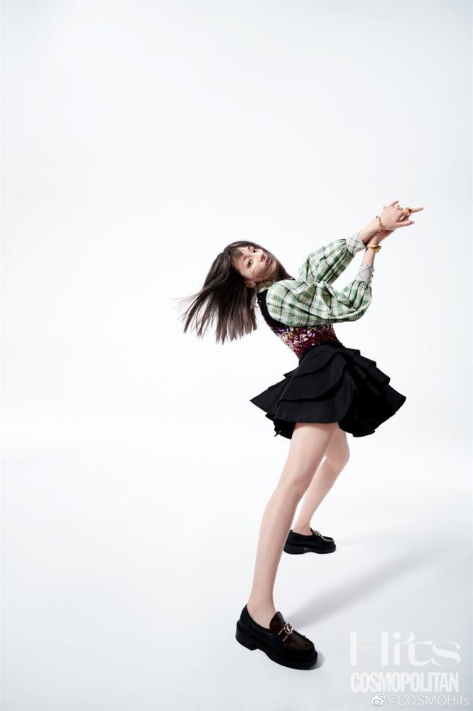 Địch Lệ Nhiệt Ba xuất hiện lạ lẫm với phong cách chưa từng thấy-8