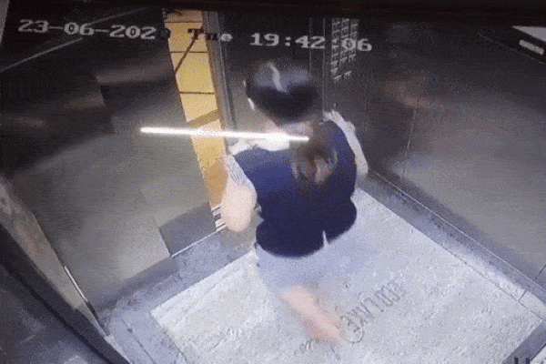 Cháu bé 14 tuổi nhiều lần dùng điện thoại của mẹ chuyển hàng chục triệu đồng cho kẻ lừa đảo-2