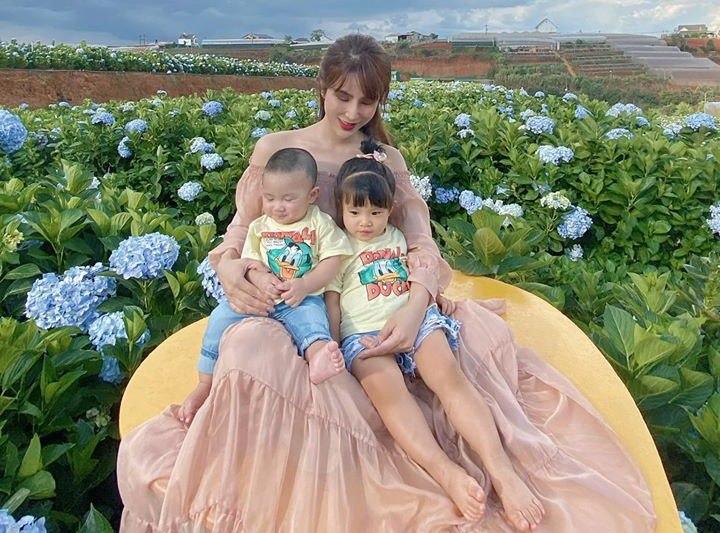 Đặc biệt, họ tin tưởng vào bản năng làm mẹ của Diệp Lâm Anh, cô biết phải làm những điều gì tốt nhất cho 2 con của mình.