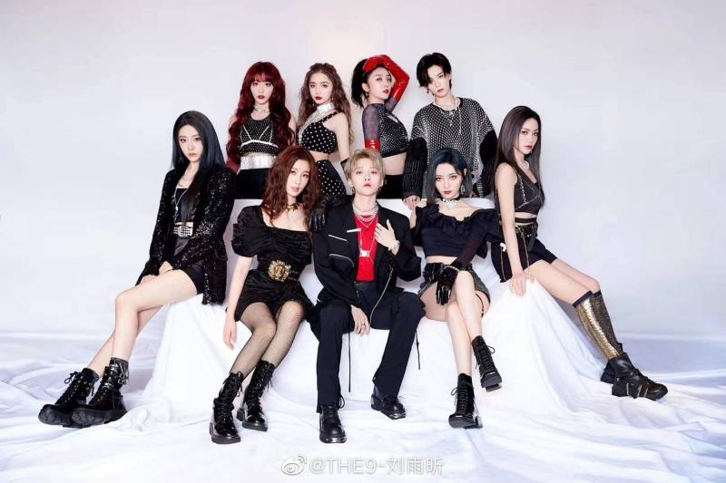 Hỗn chiến fan Hứa Giai Kỳ và Khổng Tuyết Nhi chỉ vì chức main dancer và visual-1