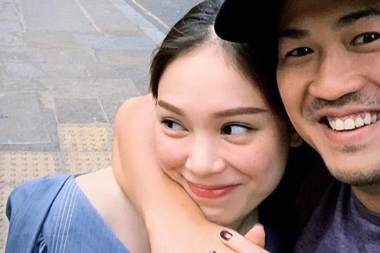 Vắng bóng sau nghi án 'tình toang', Phillip Nguyễn khoe tay trong tay với bạn gái hotgirl