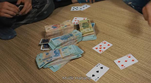 Giang hồ mạng Huấn Hoa Hồng ngang nhiên làm MV quảng cáo game đánh bạc: Có thể bị xử lý hình sự-16