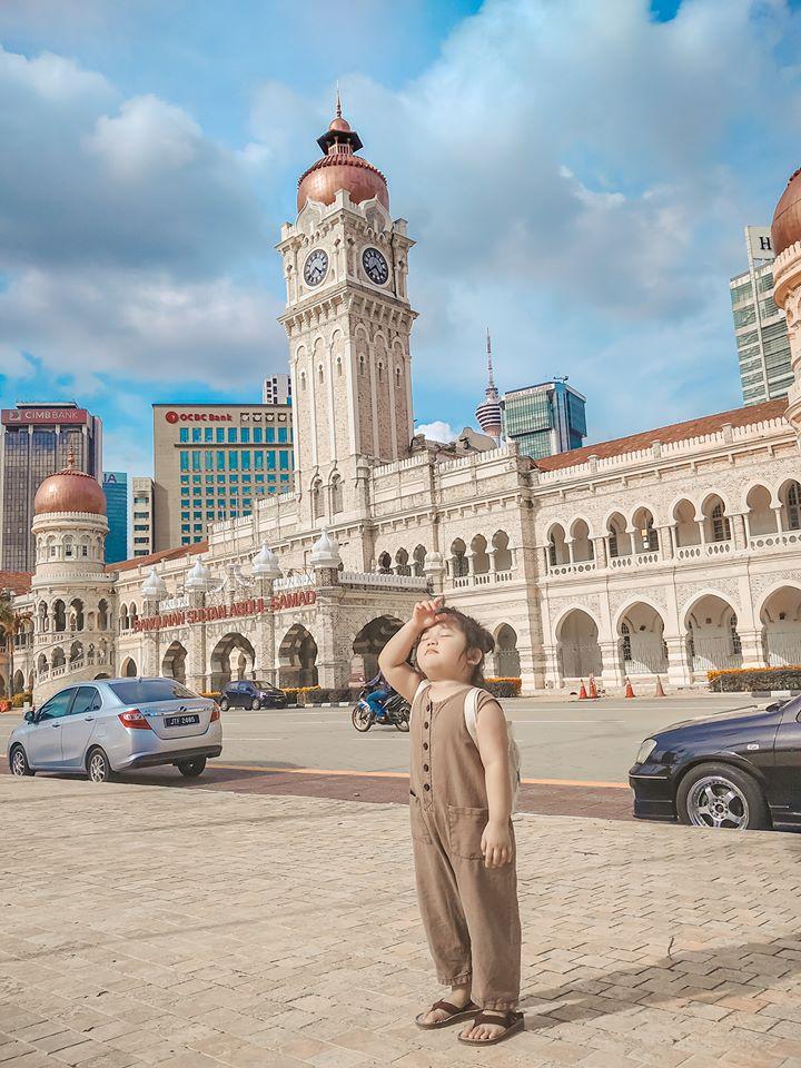 Dân tình mê mệt 50 sắc thái đáng yêu của bé gái gốc Việt vi vu ở Malaysia-7