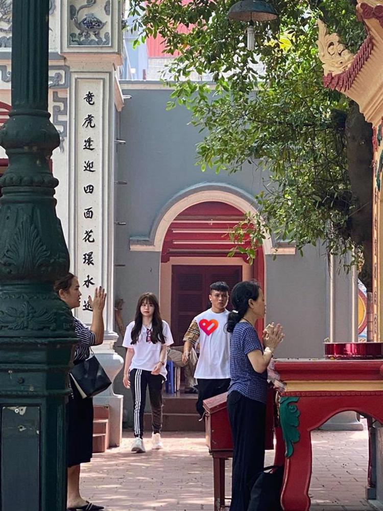 Quang Hải - Huỳnh Anh bên nhau như chưa từng có scandal nhún nhẩy hồ Tây phá đám-2