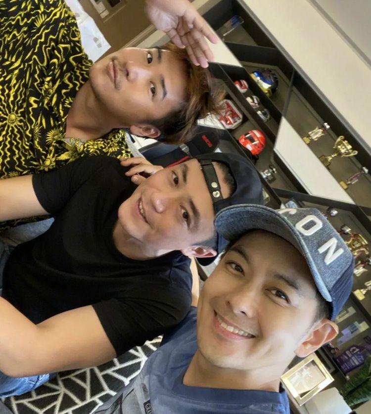 Chồng và tình cũ của Lâm Tâm Như quàng vai bá cổ thân thiết không ngờ-1