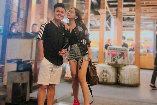 Giữa ồn ào scandal của Quang Hải, người ta lục lại câu Nhật Lê viết về đàn ông tốt, cô gái nào đọc cũng nên nằm lòng!