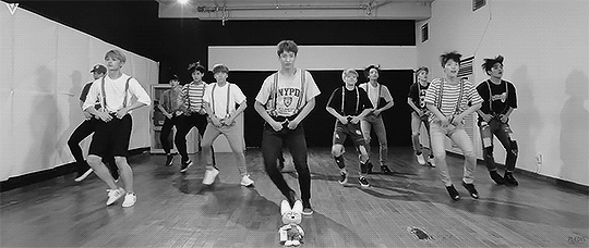 Không phải BTS, Seventeen mới là nhóm nhạc có vũ đạo đều tăm tắp đỉnh nhất Kpop-4