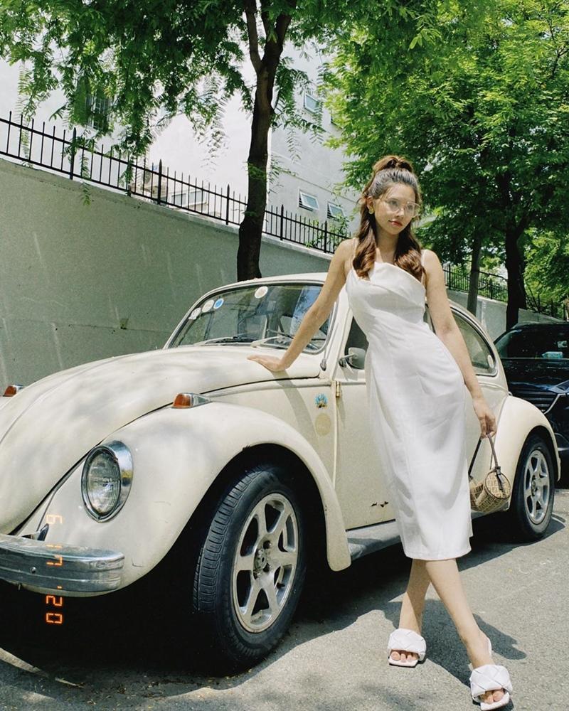 Quỳnh Anh Shyn mặc bikini đi boots độc dị, viết status ẩn ý giữa tâm bão cạch mặt Chi Pu-4