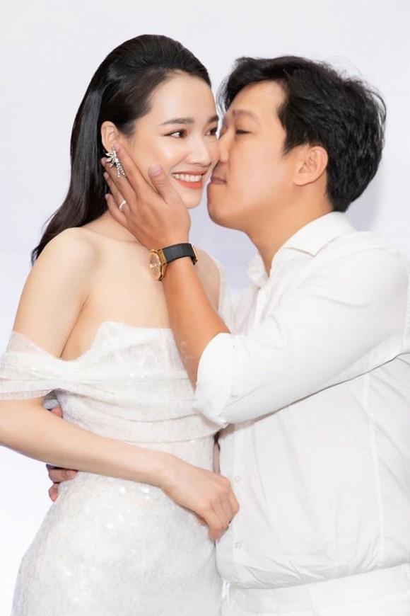 Trường Giang tiết lộ lí do mang mãi một đôi giày là vì vợ-1