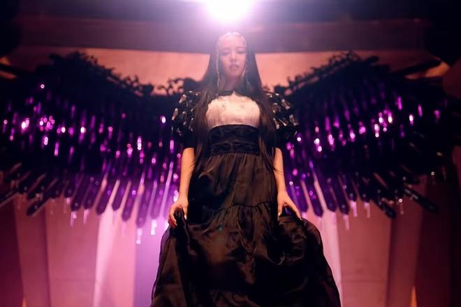 BlackPink diện đồ hiệu nghìn USD trong How you like that-4