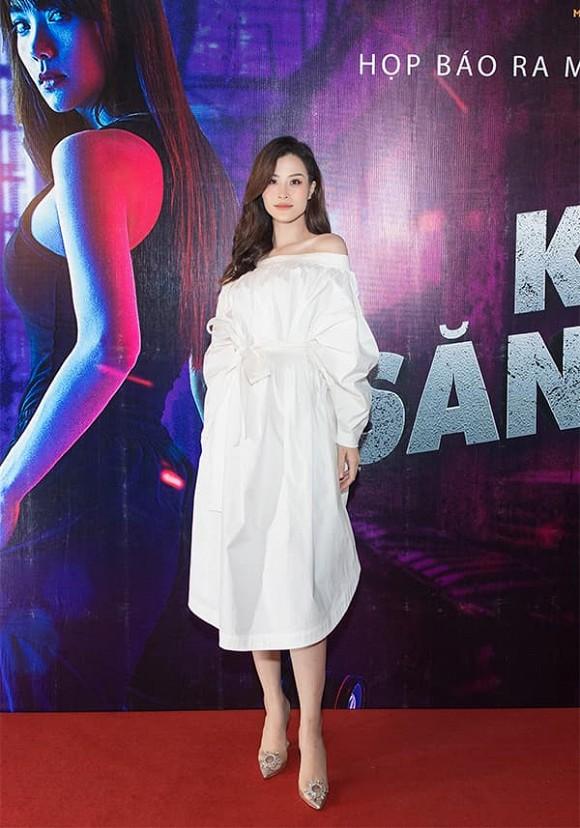 Đông Nhi, Hoàng Oanh và các mẹ bầu Vbiz vắt vẻo giày cao gót-1