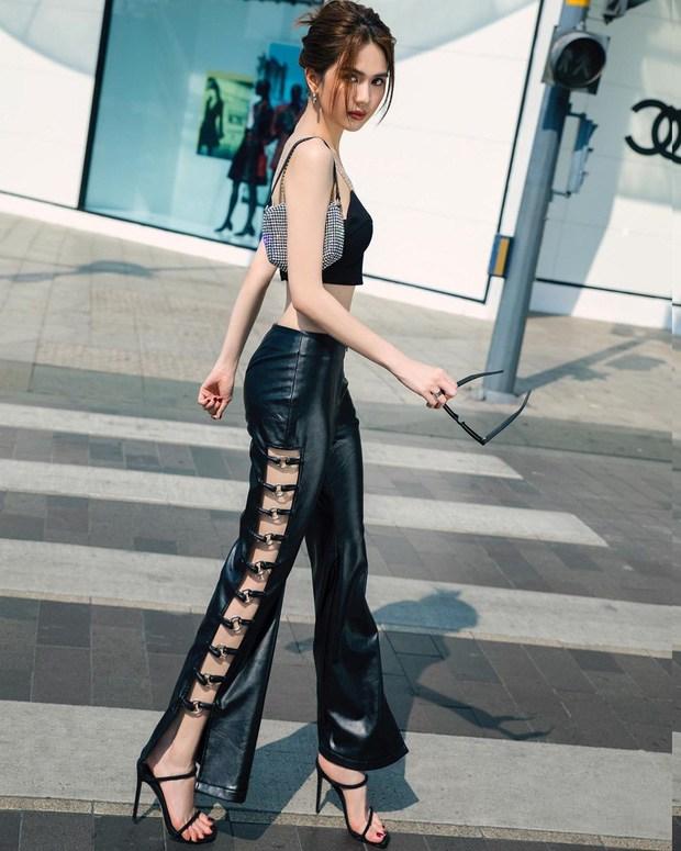 Chán hở trước, Ngọc Trinh lại diện mốt quần jeans hở toang hoác phía sau-15