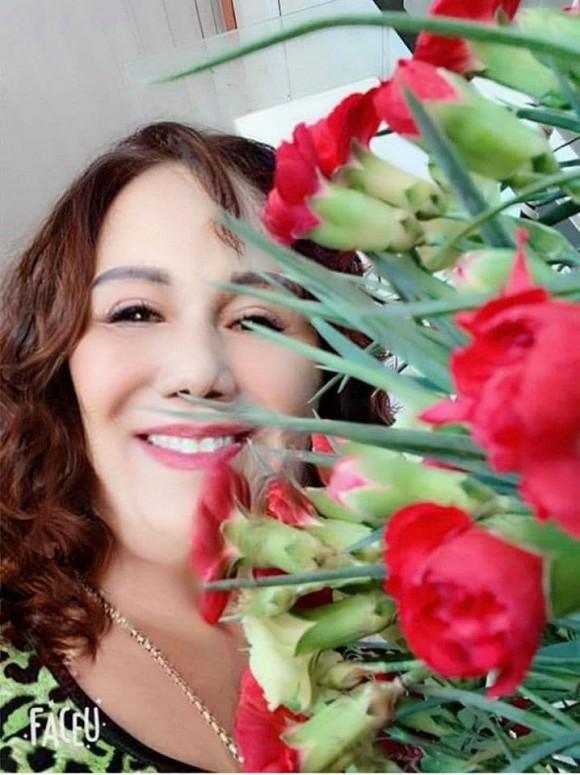 Cô dâu 65 tuổi đăng ảnh trẻ như gái 40 nhưng bị dân mạng tố làm lố-4