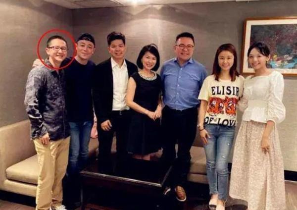 Lần đầu em trai bí ẩn của Lâm Tâm Như lộ diện, khán giả chỉ chú ý vào vẻ ngoài-1