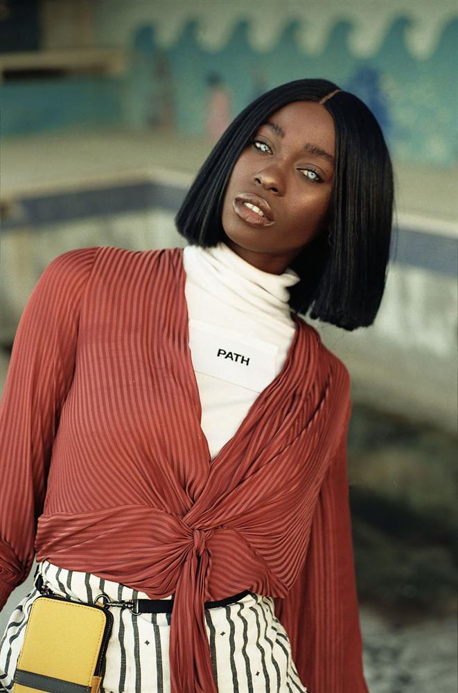 Người mẫu da đen kiếm gần 50.000 USD/tháng nhờ màu mắt hiếm có-3