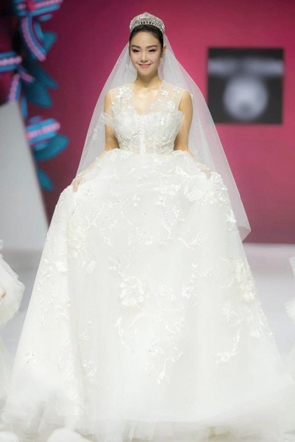 Cùng tên Minh Hằng: Người là đại gia ngầm của showbiz Việt, kẻ lại 2 lần đò-7