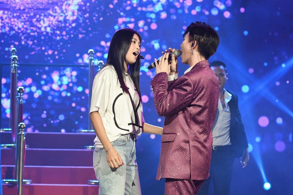 Sau sự cố ô thủng, Chi Pu tự tin vá lại nốt cao-6