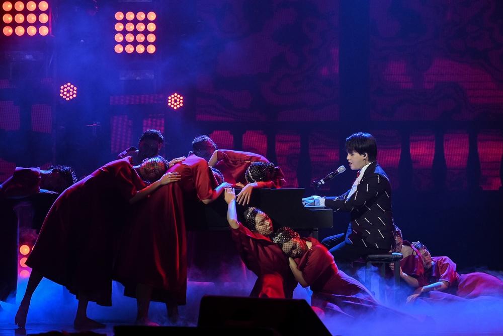 Sau sự cố ô thủng, Chi Pu tự tin vá lại nốt cao-9