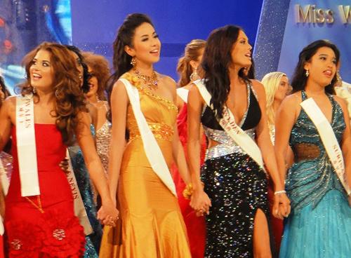 Á hậu Kiều Khanh xuất hiện sau 10 năm ở ẩn, nhan sắc rung động lòng người-8