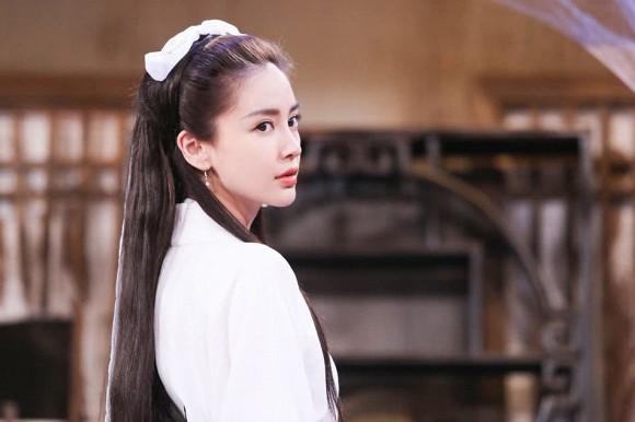 Angelababy hóa thân thành Tiểu Long Nữ: Đẹp thì có đẹp nhưng sao đôi mắt lại trợn trừng khó hiểu-2