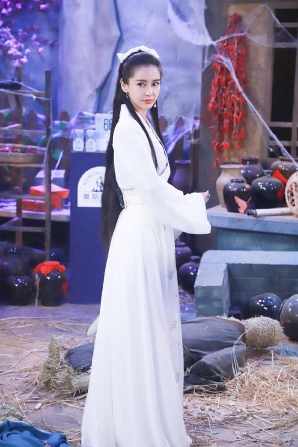Angelababy hóa thân thành Tiểu Long Nữ: Đẹp thì có đẹp nhưng sao đôi mắt lại trợn trừng khó hiểu-3