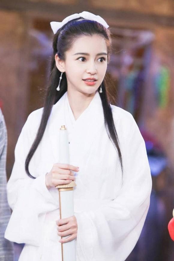 Angelababy hóa thân thành Tiểu Long Nữ: Đẹp thì có đẹp nhưng sao đôi mắt lại trợn trừng khó hiểu-5