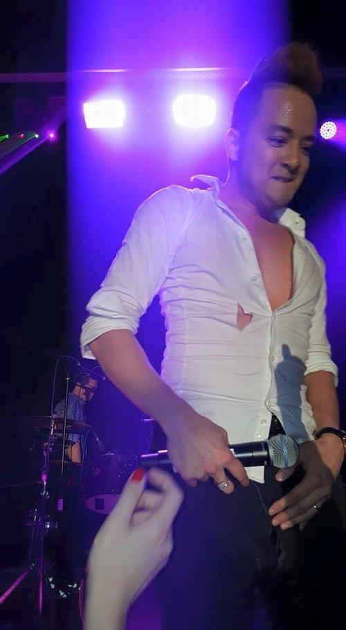 Sao Việt ám ảnh fan cuồng: Người bị rình tại nhà riêng, người bị sờ trúng chỗ hiểm-9