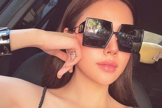 Phanh Lee lần đầu tiên đăng ảnh sau đám cưới, thần thái chuẩn phu nhân tổng giám đốc rồi