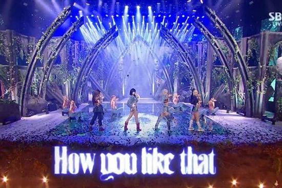 Sân khấu quảng bá đầu tiên của How You Like That (BLACKPINK): Mang cả khu rừng sâu lên sân khấu, vũ đạo khó hơn cả 'Kill This Love'