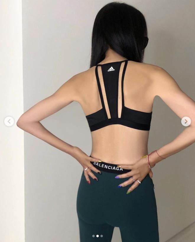 ‘Bà tiên váy cưới’ Vera Wang khoe dáng trẻ trung dịp sinh nhật 71 tuổi-2