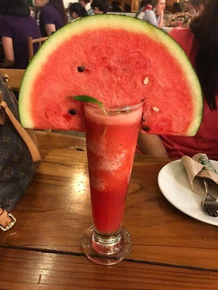 Pha chế chơi khăm thực khách bằng những kiểu trang trí nước ép còn nguyên...quả-1