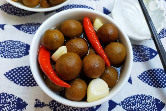 Bí quyết làm sấu ngâm mắm tỏi ớt giòn ngon hết nấc của mẹ đảm Hải Phòng