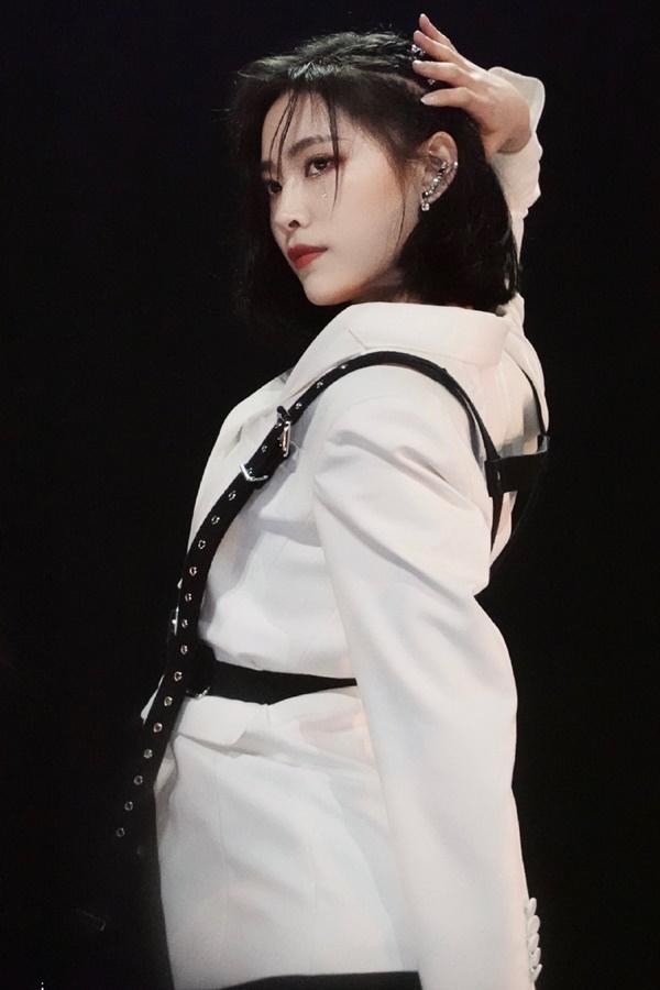 Hứa Giai Kỳ - Khổng Tuyết Nhi: Ai xứng đáng là visual - main dancer?-4