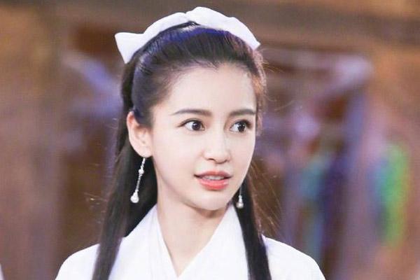 Trần Nghiên Hy đè bẹp Lưu Thi Thi trong ảnh chụp chung-13