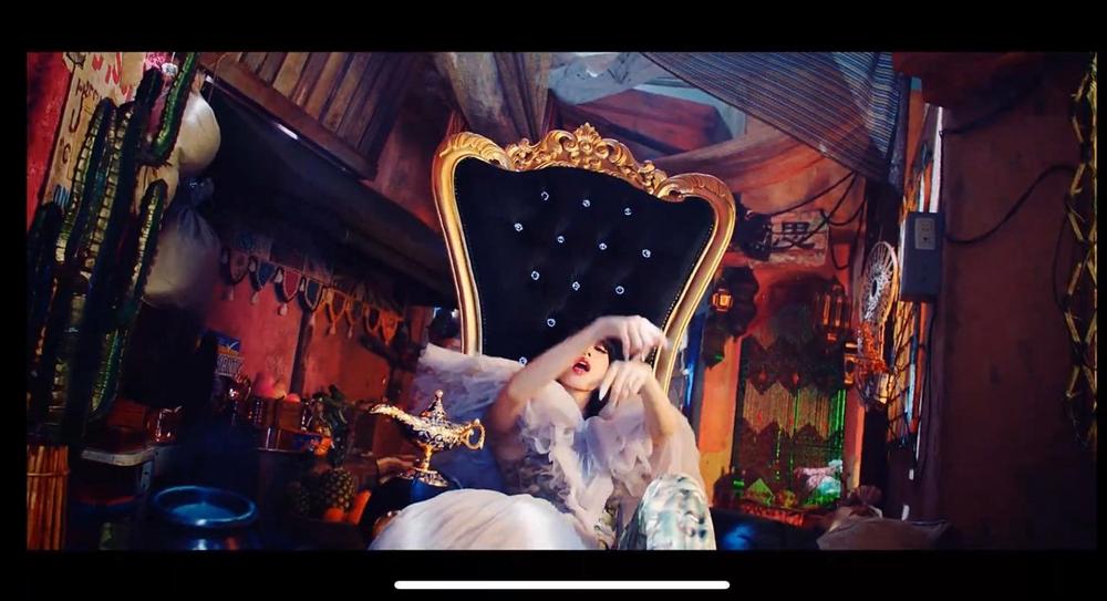 BLACKPINK đưa tượng thần linh thiêng vào MV mới, YG sửa sai ngay trong đêm-1