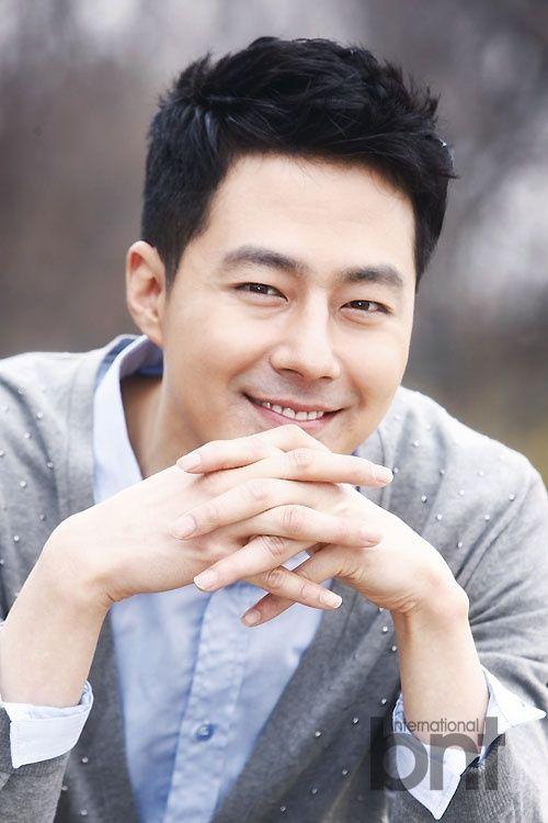 Ở tuổi 39, Jo In Sung luôn lọt top những mỹ nam đình đám bậc nhất xứ Hàn. Anh từng đứng đầu cuộc bình chọn 