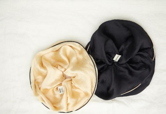 Nữ ca sĩ Hàn gây tranh cãi vì bán chun buộc tóc với giá cắt cổ-2