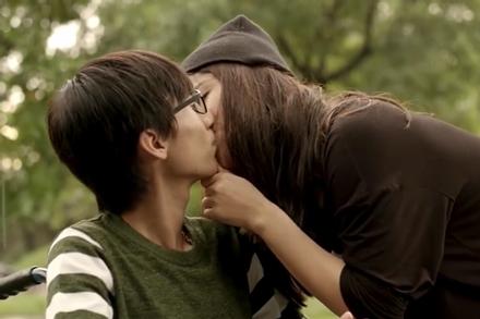 GÓC ĐÀO MỘ: Lynk Lee hôn Thái Trinh khi còn trong hình hài nam giới