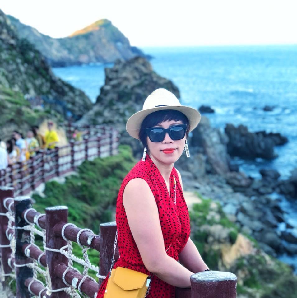 Mãn nhãn với bộ sưu tập bình hoa tím lịm tìm sim của người phụ nữ Hà Thành-1