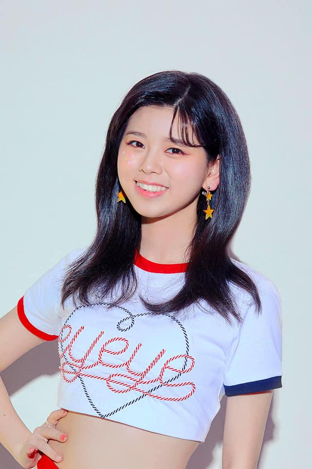 Nhan sắc ngắm là yêu của nhóm nhạc thần tượng 10x kế thừa TWICE, ITZY-8