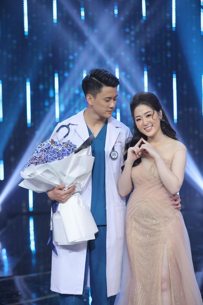 Bị chỉ trích có người yêu vẫn đi hẹn hò, chàng bác sĩ Người ấy là ai? tố ngược kẻ đặt điều-1